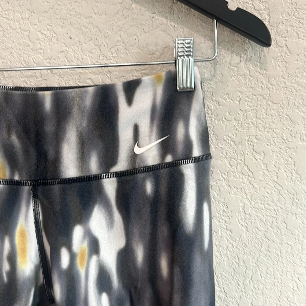 Small capri leggings by Nike
